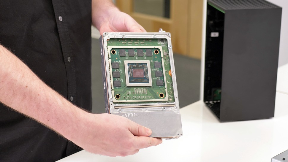 Series X uses a split motherboard design - two boards sit on either side of an aluminium chassis block