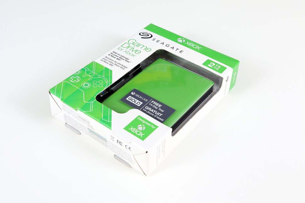 The official Xbox packaging is certainly a lot more elaborate than the usual Seagate expansion boxes