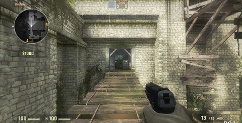 Chances are you won't notice in the heat of the action, but the Xbox 360 version of Global Offensive has more impressive shader work (top) and less aggressive LODs (bottom).