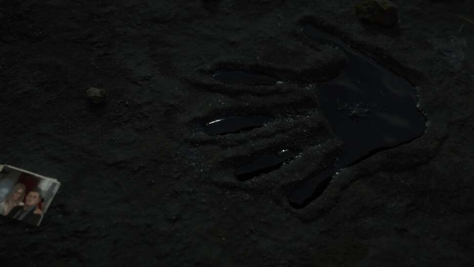 These handprints featured in real-time cutscenes deform the terrain and fill with black goo before your eyes. Again, it is a very convincing effect