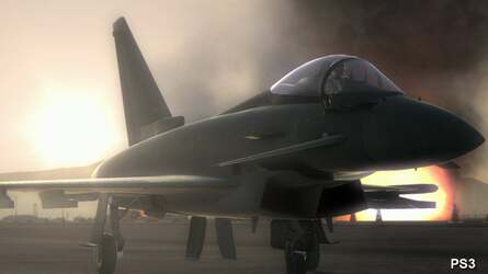 There's full-on 4x multi-sampling anti-aliasing on 360, while a combination of 2x AA and blur is utilised on the PS3 build. The 360 build can look cleaner but overall presentation is very close.