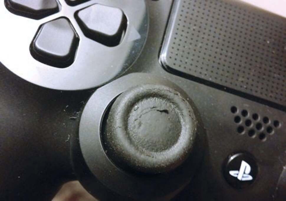 Eurogamer editor Oli Welsh's original Dual Shock 4 demonstrates the early stages of stick degradation