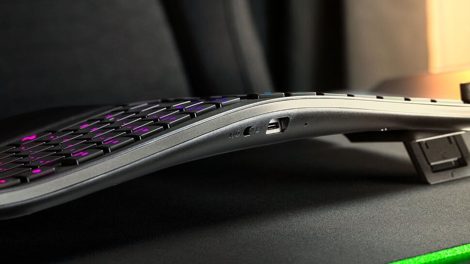 This Razer Keyboard Has Two Bs: Pro Type Ergo Review 1