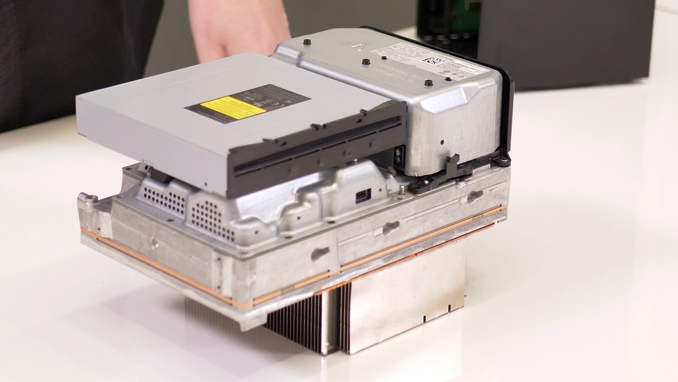 Along with the heat sink, the optical disc drive also helps to define the overall form factor