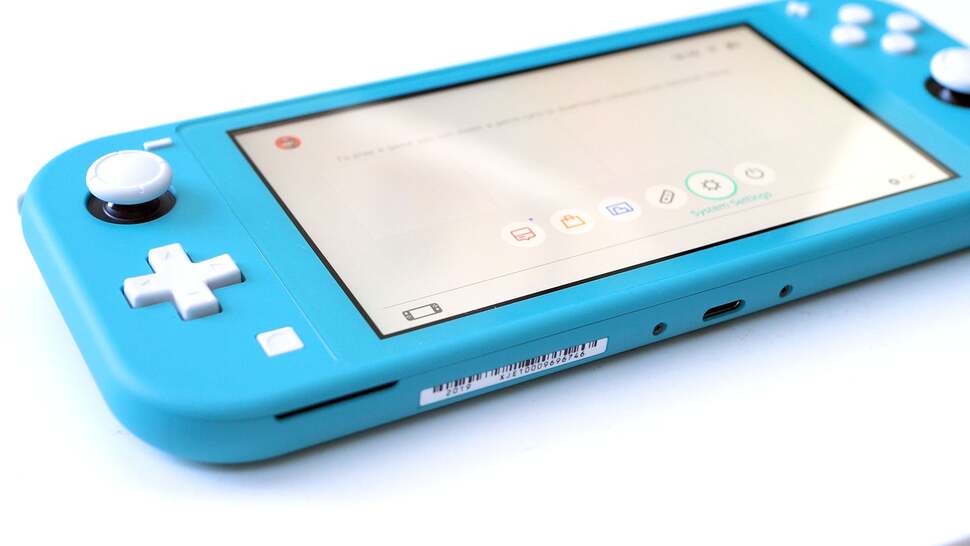 First impressions on unboxing? Switch Lite is beautifully designed with a lovely screen
