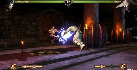 Mortal Kombat operates at native 720p on both platforms - except in the case of Shao Kahn's Throne Room, where it appears that the game runs at 680p on PS3. It's a bit of a mystery bearing in mind how close the two versions are elsewhere. Here you can also see the different emphasis in lighting on projectile attacks too.