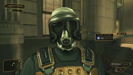 We may not be seeing Crysis 2 levels of DirectX 11 support, but the tessellation in the game is subtly effective - here we see how the models are improved to remove rough polygon edges close-up on the characters. It's most obvious here on the curve of the guard's helmet - the tessellated shot is on the right.