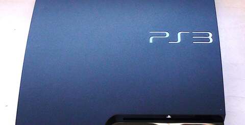 Unboxing the PS3 Slim in the Digital Foundry labs. Nice packaging, lovely console, but a bit short on the accessories...