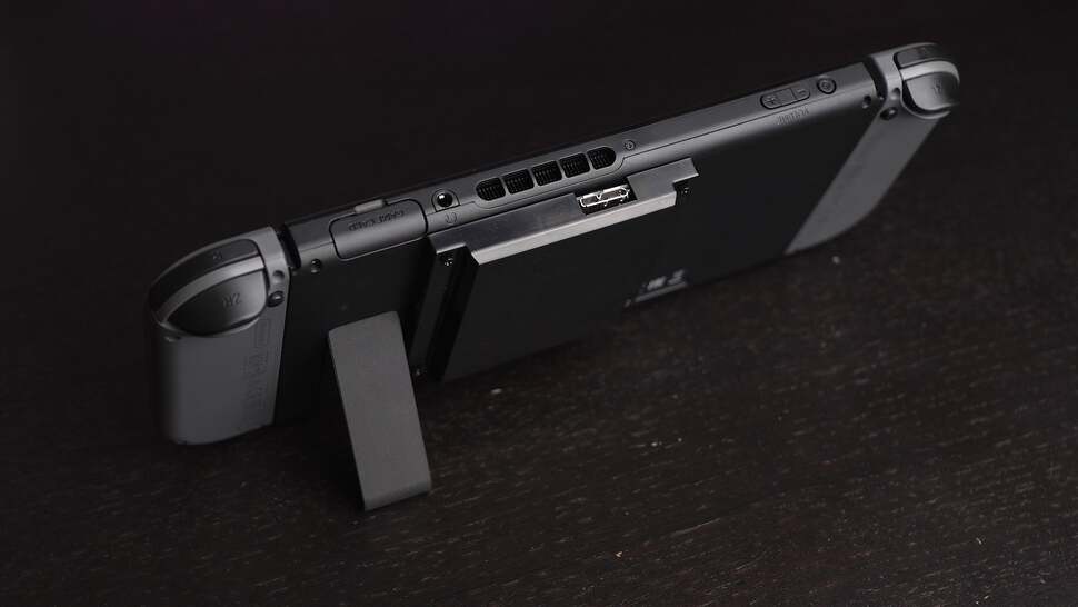 A look at the modified unit from the rear - note the bulbous add-on that houses the capture board