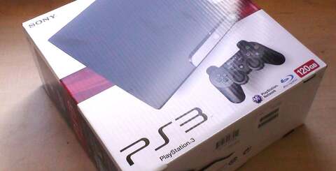 Unboxing the PS3 Slim in the Digital Foundry labs. Nice packaging, lovely console, but a bit short on the accessories...