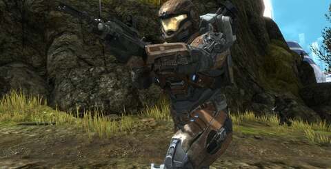 Reach on the left, Halo 3 on the right. Increased polygon counts and refined art and lighting can make both subtle and spectacular improvements to the image quality of the game.