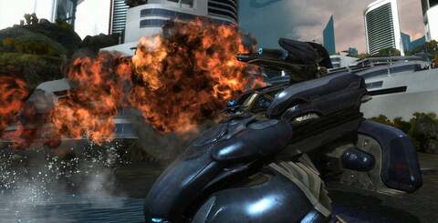 The explosions in Reach are definitely very impressive. Judicious use of Theater mode allows us to get dangerously close to the biggest bangs.