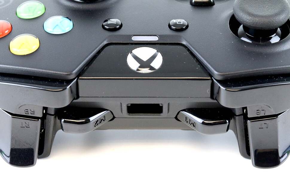 We’re not keen on the placement of these extra shoulder bumpers on the Razer Wildcat. We found them hard to reach, thus limiting their usefulness to slower paced games where immediacy isn’t a concern